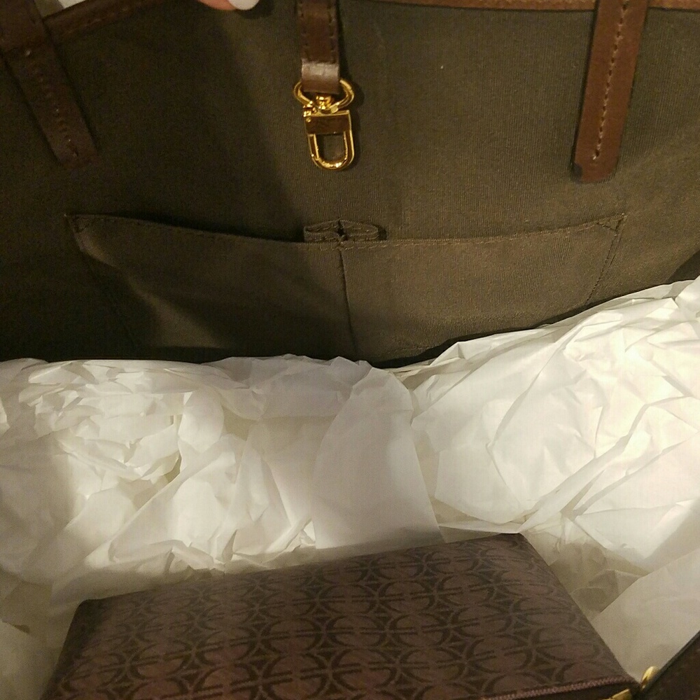 LeVian Repeating Logo Chocolate Brown Tote Large - Picture 7 of 7